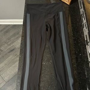 Athleta Elation Trim 7/8 leggings.